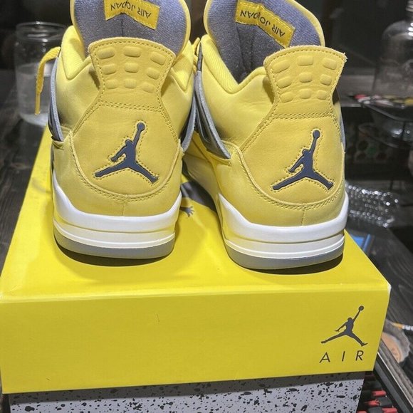 Size 11 - Jordan 4 Retro Mid Lightning - Picture 4 of 4